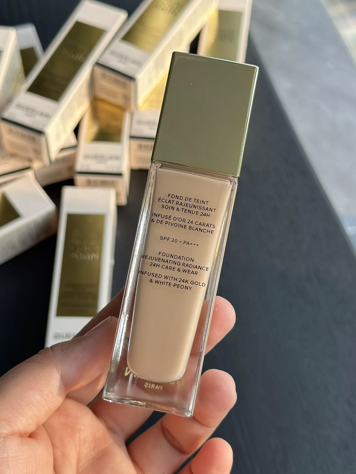 겔랑 빠뤼르 골드 스킨 래디언스 리주비네이팅 파운데이션 35ml 상세 이미지 23