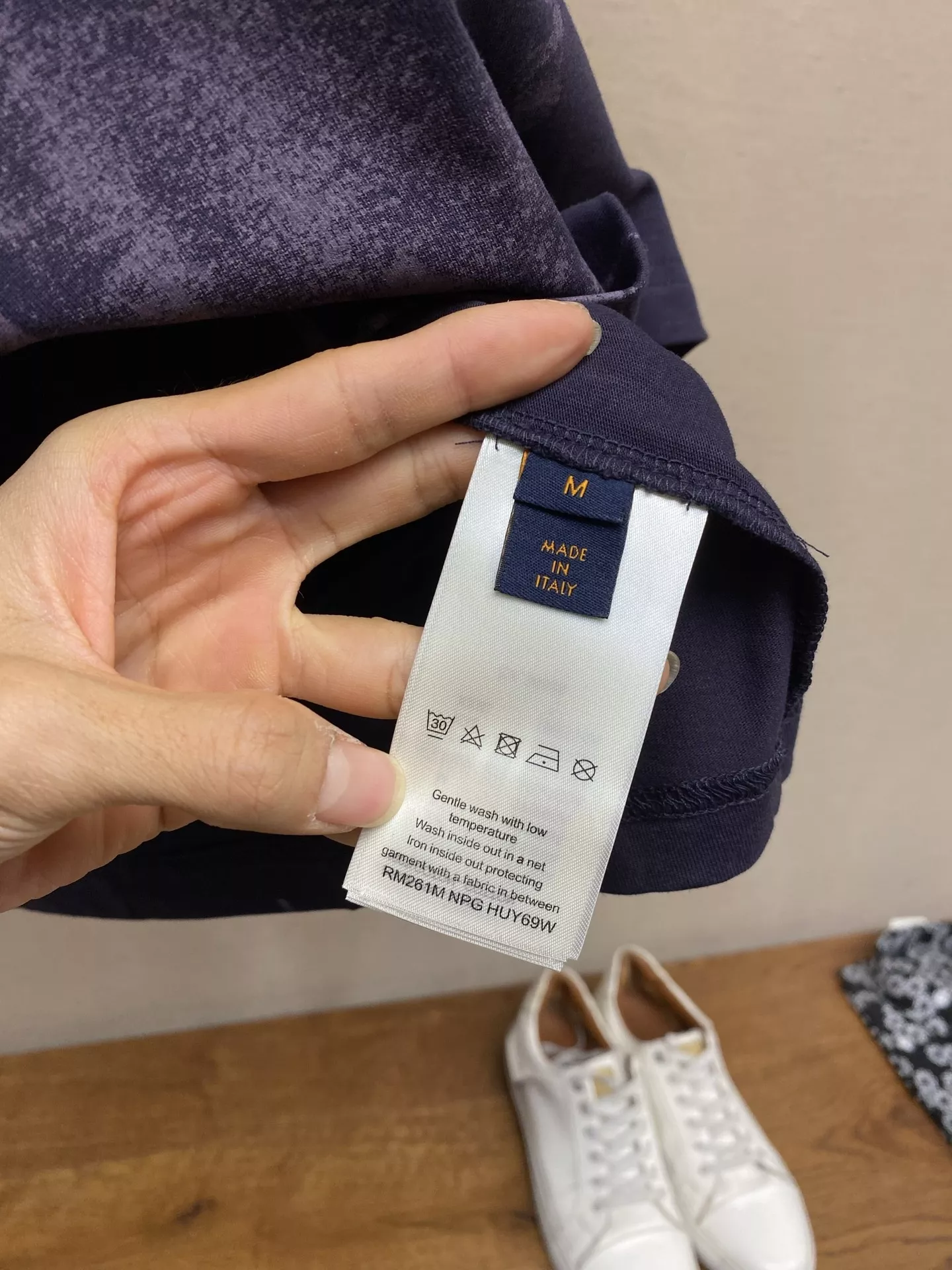 루이비통 로고 프린트 코튼 반팔 티셔츠 상세 이미지 7