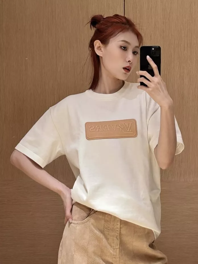 루이비통 LV 엠블럼 패치 코튼 반팔 라운드 티셔츠 상세 이미지 23