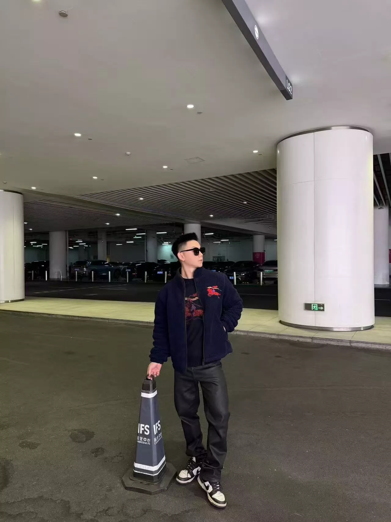 버버리 전마 자수 스웨이드 터치 보아 집업 재킷 상세 이미지 14