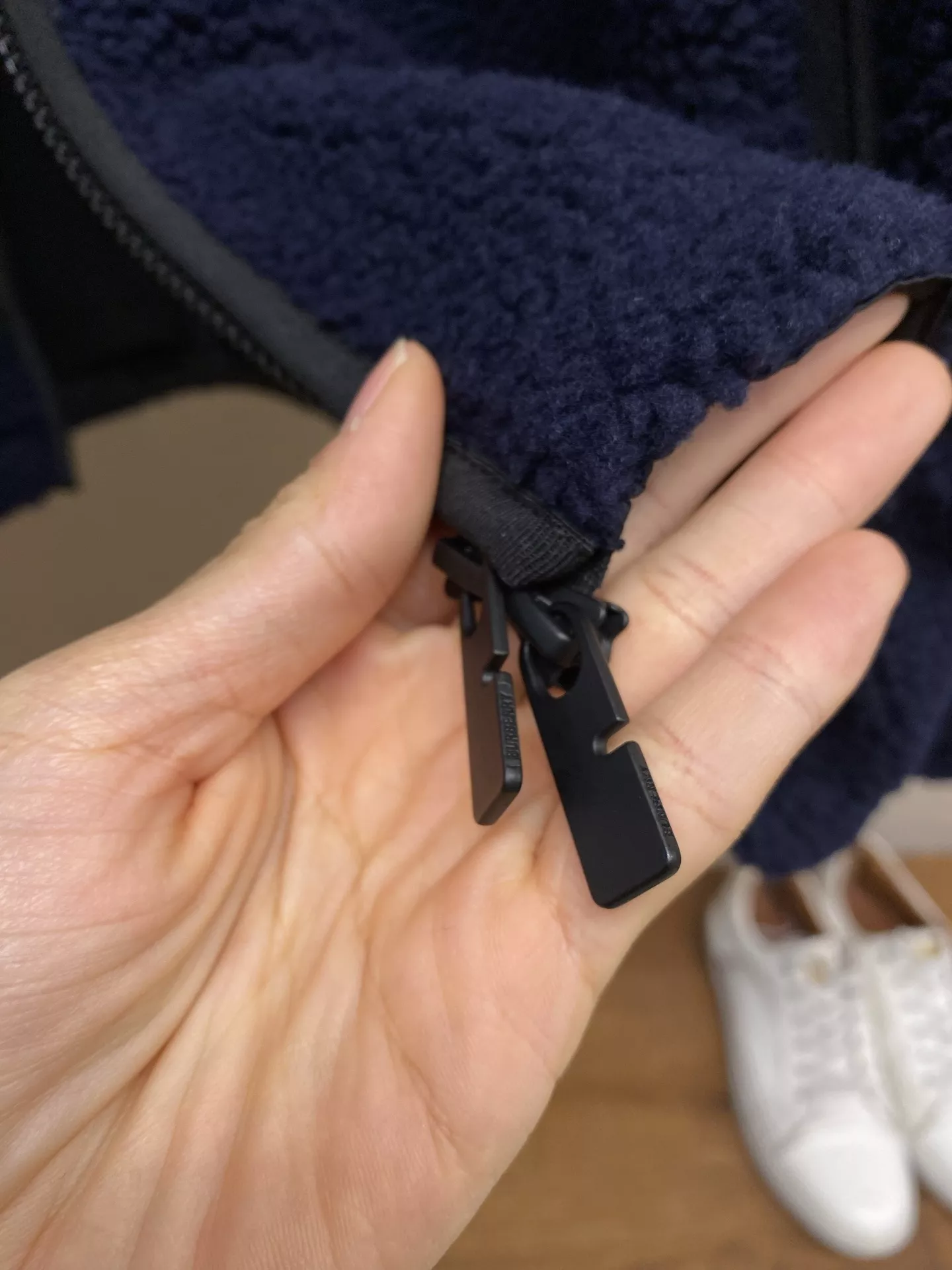 버버리 전마 자수 스웨이드 터치 보아 집업 재킷 상세 이미지 5