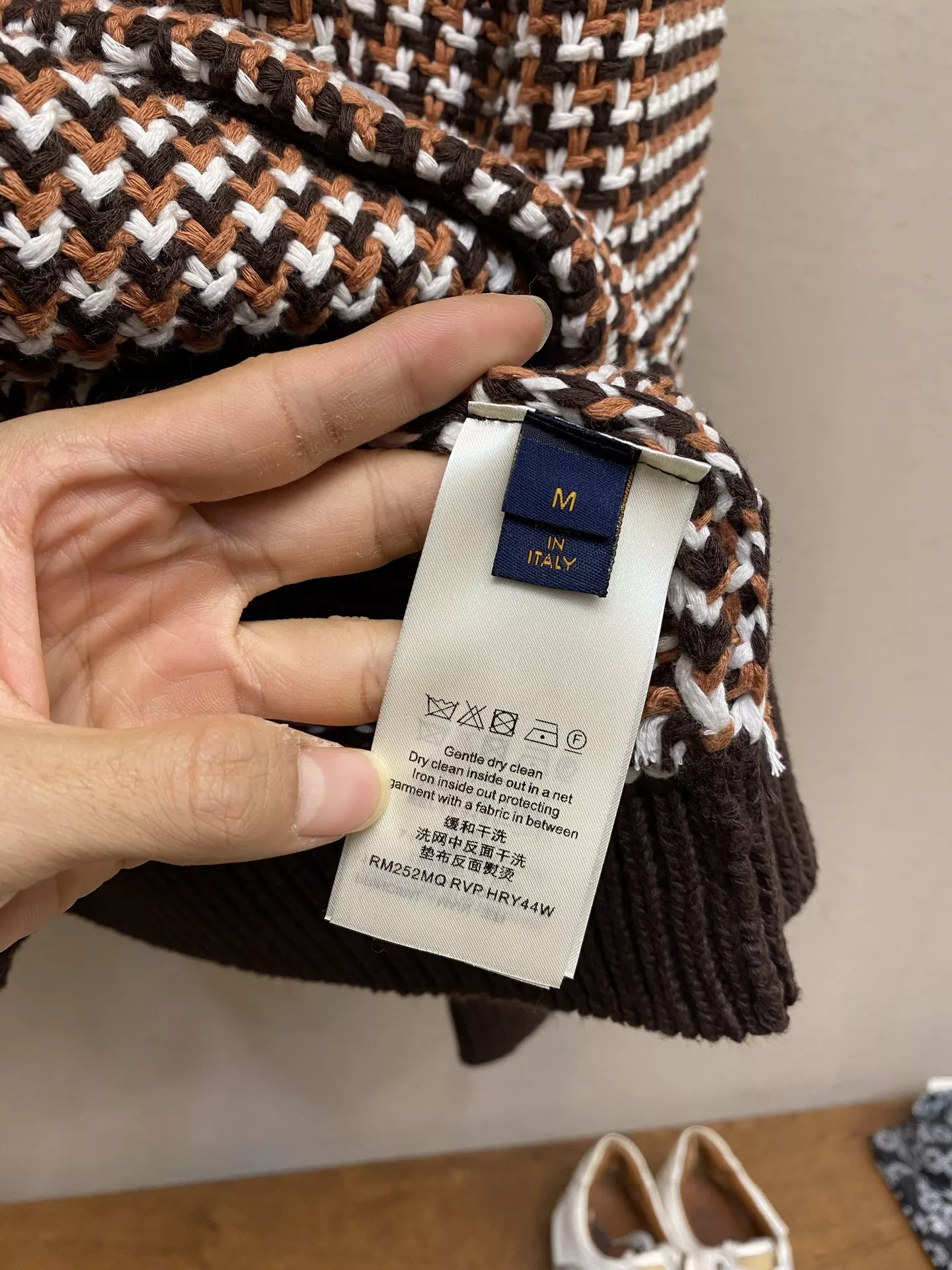 루이비통 클래식 하운드투스 니트 가디건 상세 이미지 6