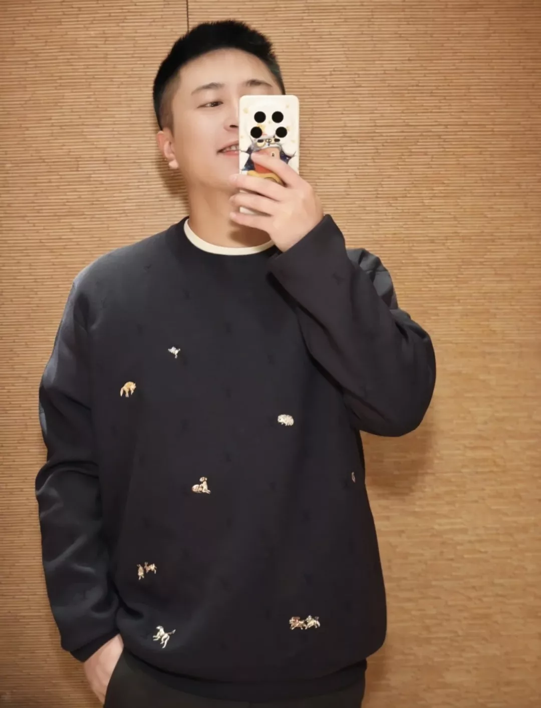 루이비통 동물 자수 자카드 롱슬리브 니트 상세 이미지 24
