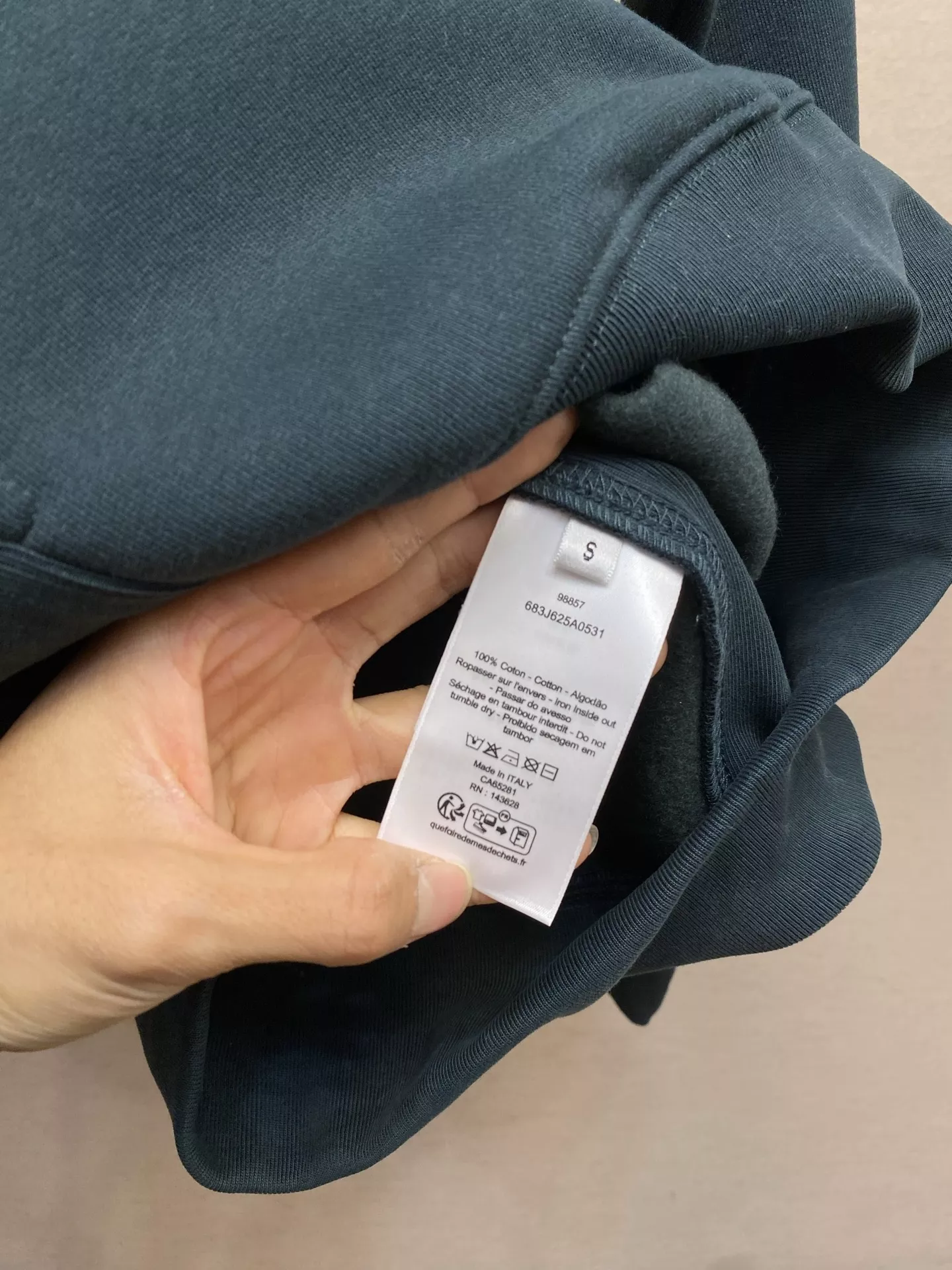 디올 로고 자수 하프집업 하이넥 스웨트셔츠 상세 이미지 10