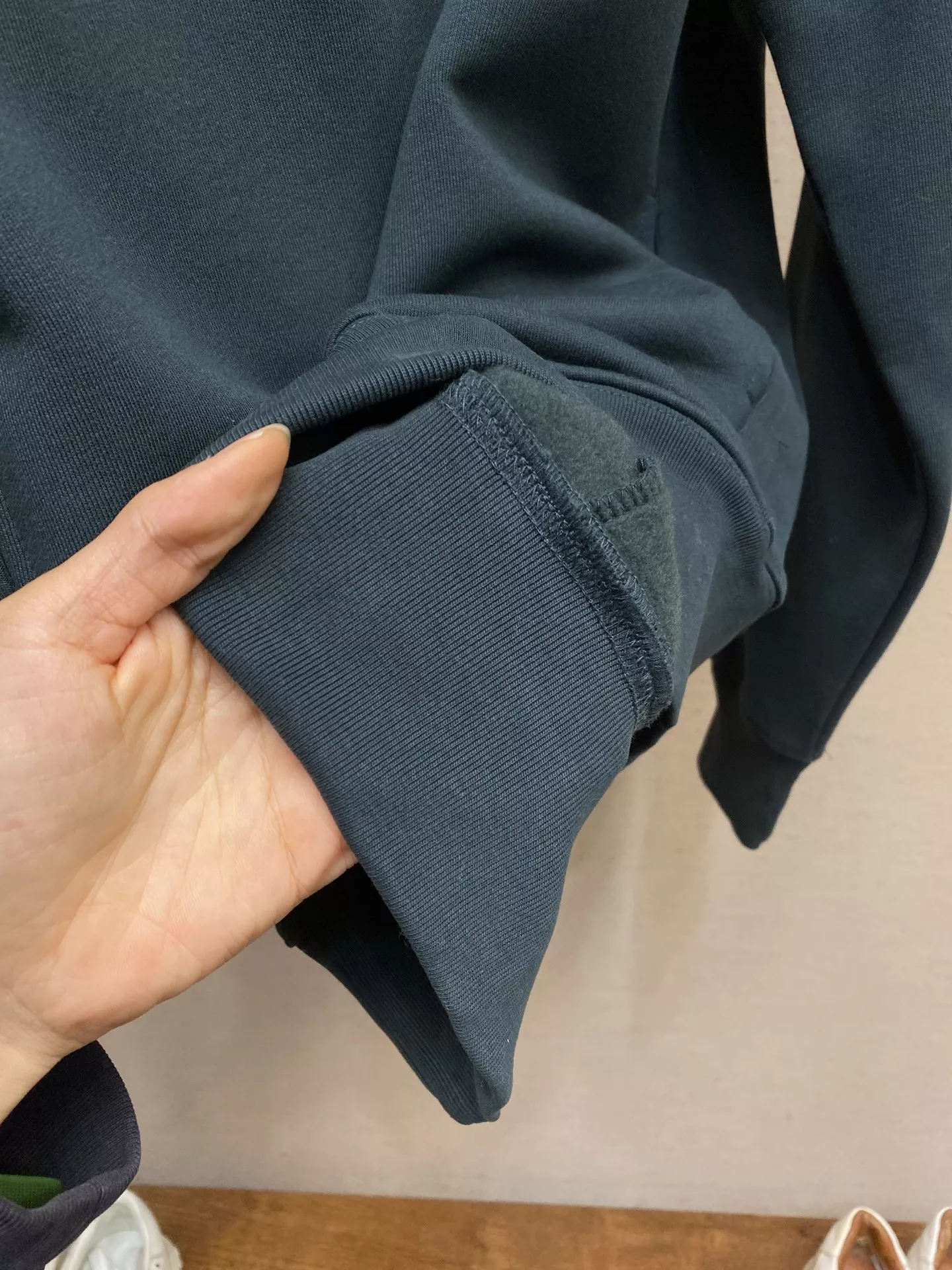 디올 로고 자수 하프집업 하이넥 스웨트셔츠 상세 이미지 9