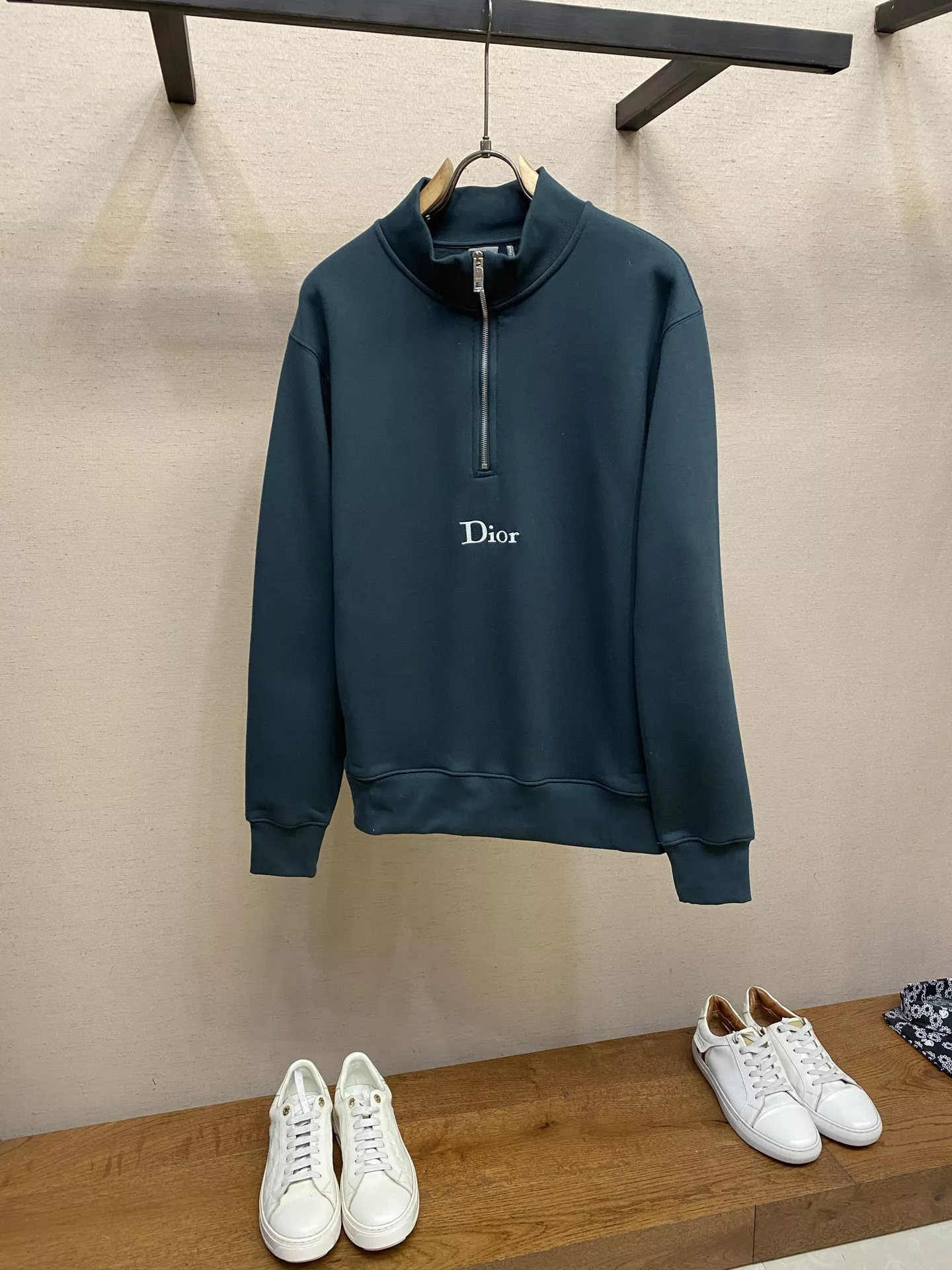 디올 로고 자수 하프집업 하이넥 스웨트셔츠 상세 이미지 1