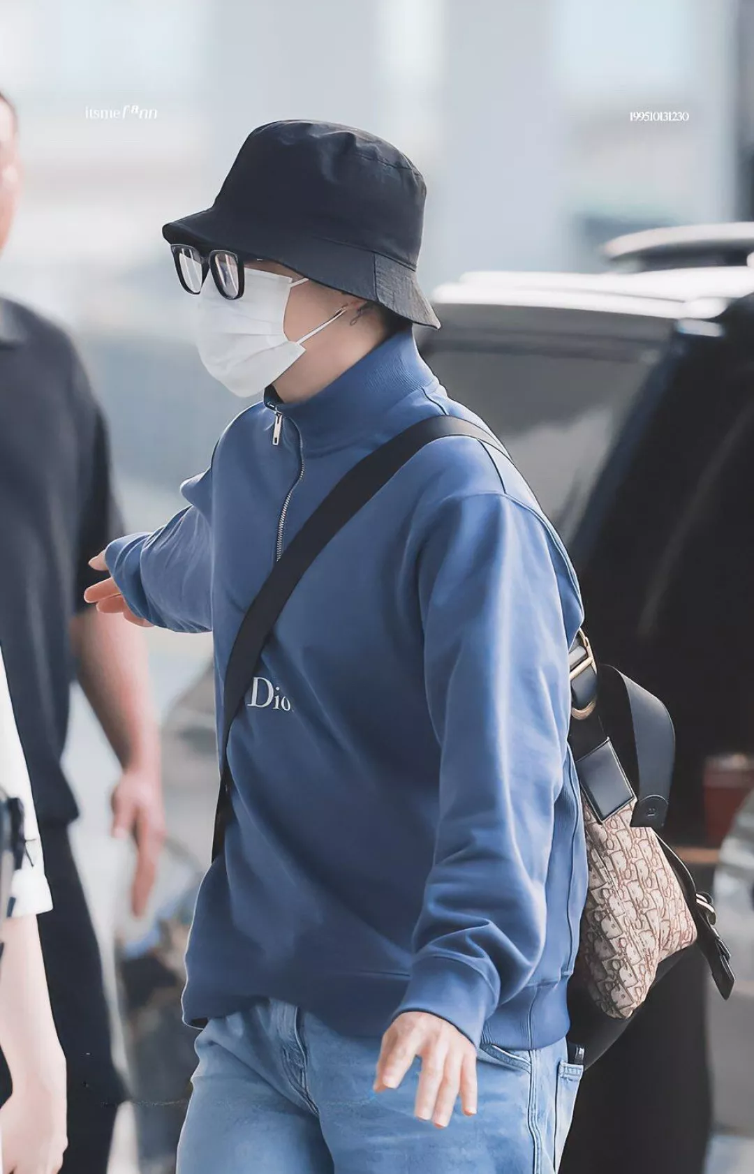 디올 로고 자수 하프집업 하이넥 스웻셔츠 상세 이미지 18