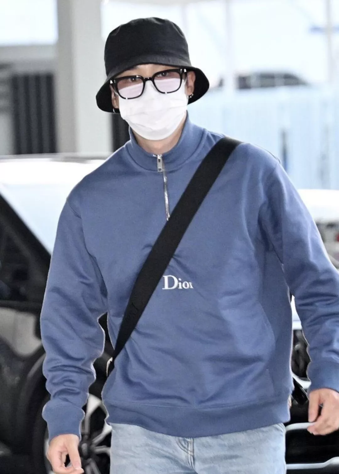 디올 로고 자수 하프집업 하이넥 스웻셔츠 상세 이미지 15
