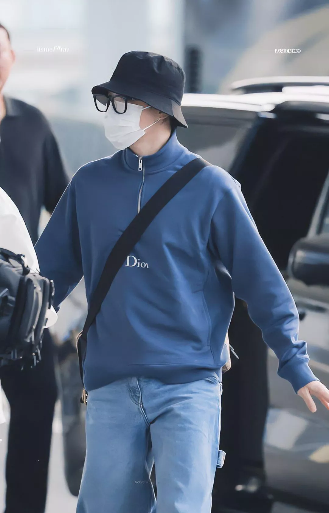 디올 로고 자수 하프집업 하이넥 스웻셔츠 상세 이미지 17