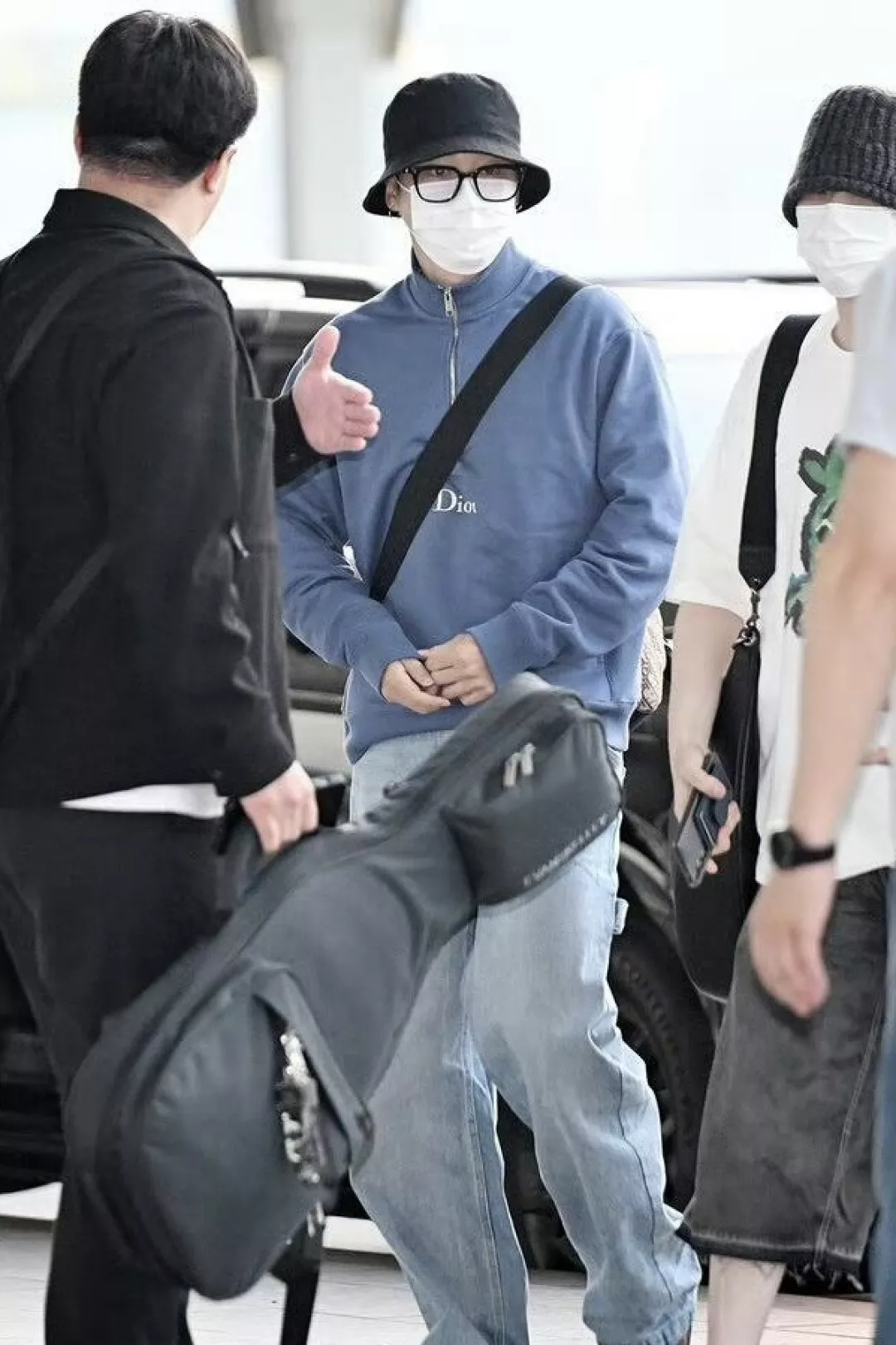 디올 로고 자수 하프집업 하이넥 스웻셔츠 상세 이미지 19