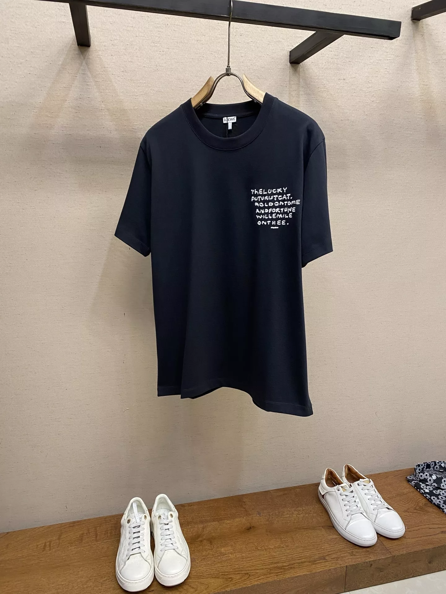 로에베 루이스웨인 럭키캣 아나그램 자수 반팔 티셔츠 상세 이미지 1