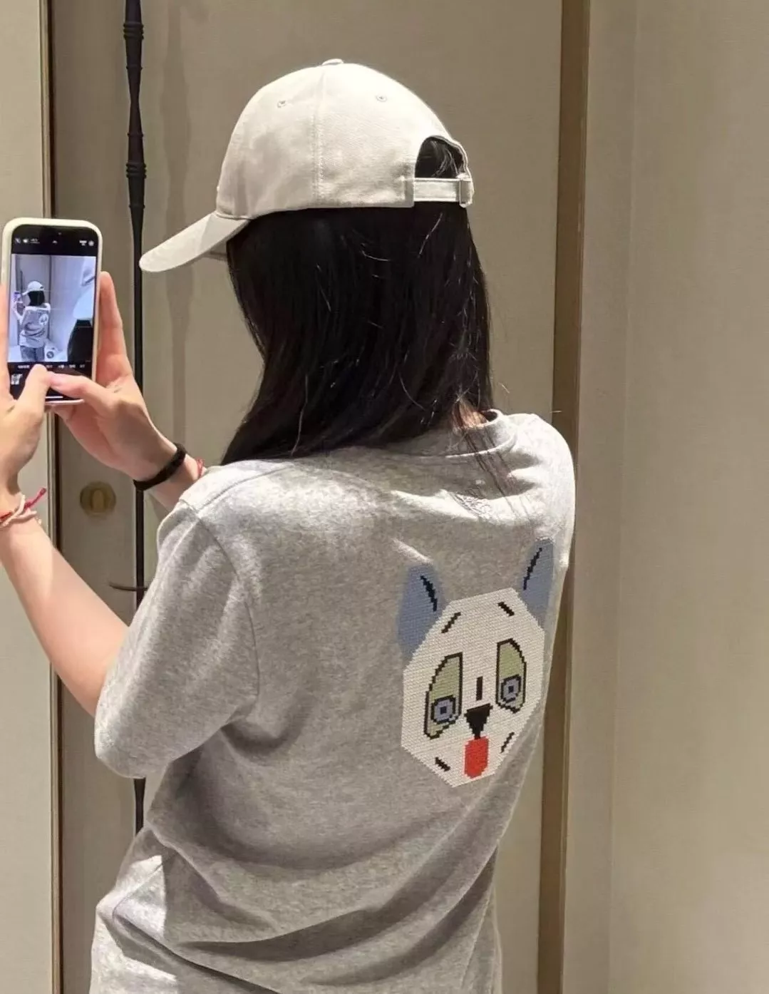 로에베 루이스웨인 럭키캣 아나그램 자수 반팔 티셔츠 상세 이미지 34