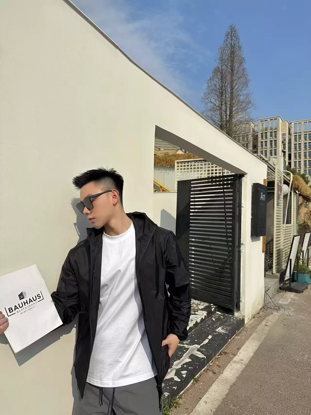 몽클레어 로고 프린트 후드 나일론 집업 재킷 상세 이미지 14