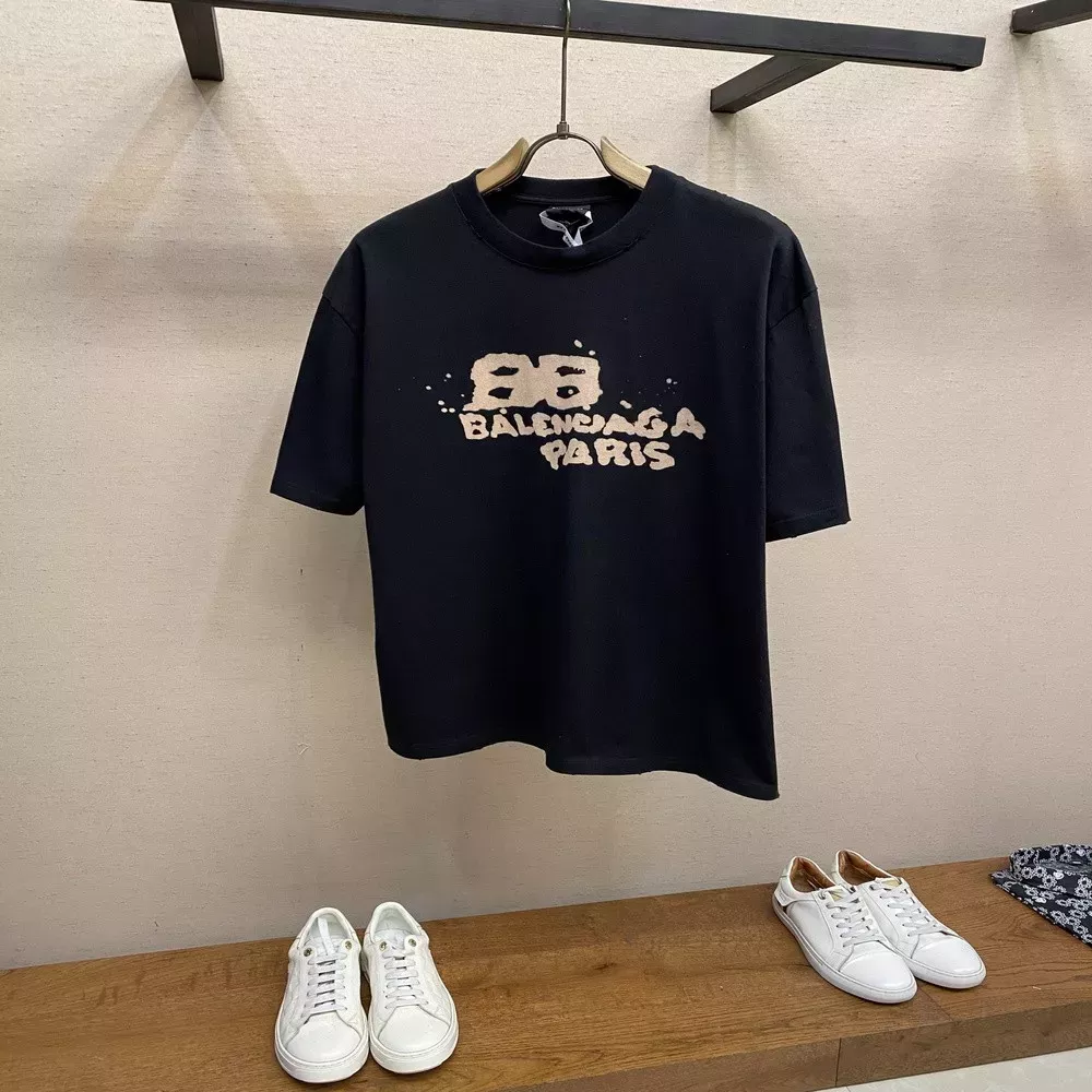 발렌시아가 BA 스프레이 프린트 라운드 반팔 티셔츠