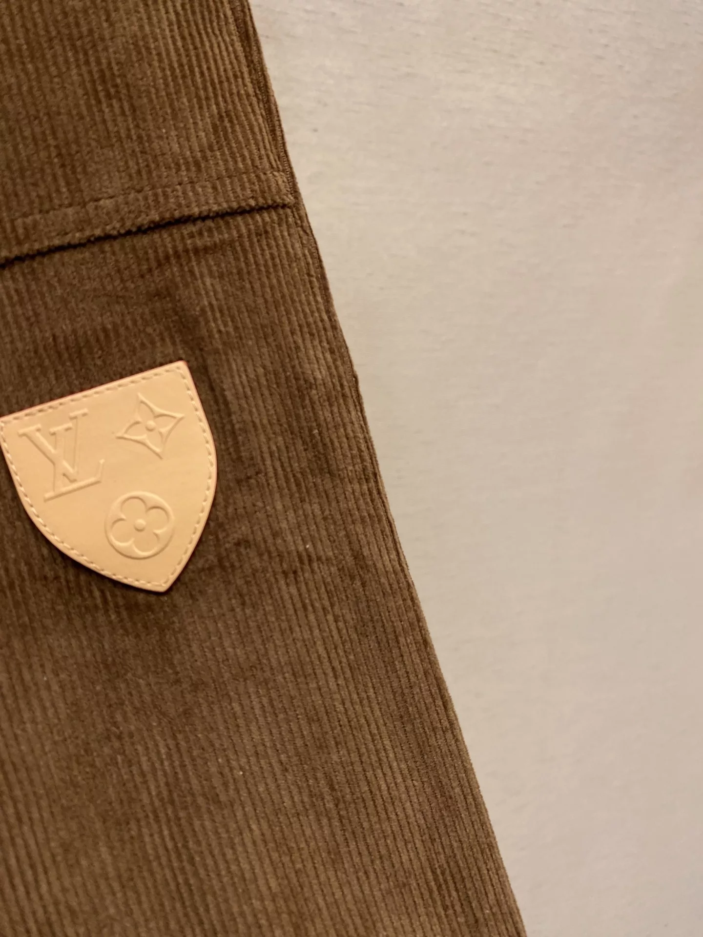 루이비통 로고 패치 코듀로이 카고 팬츠 상세 이미지 19