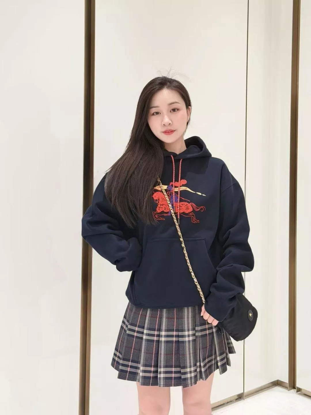 버버리 마술骑士 로고 자수 후드 상세 이미지 14