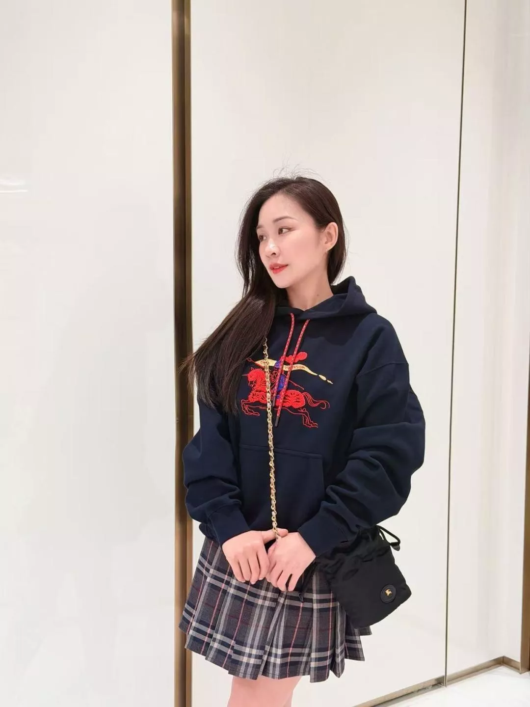 버버리 마술骑士 로고 자수 후드 상세 이미지 12