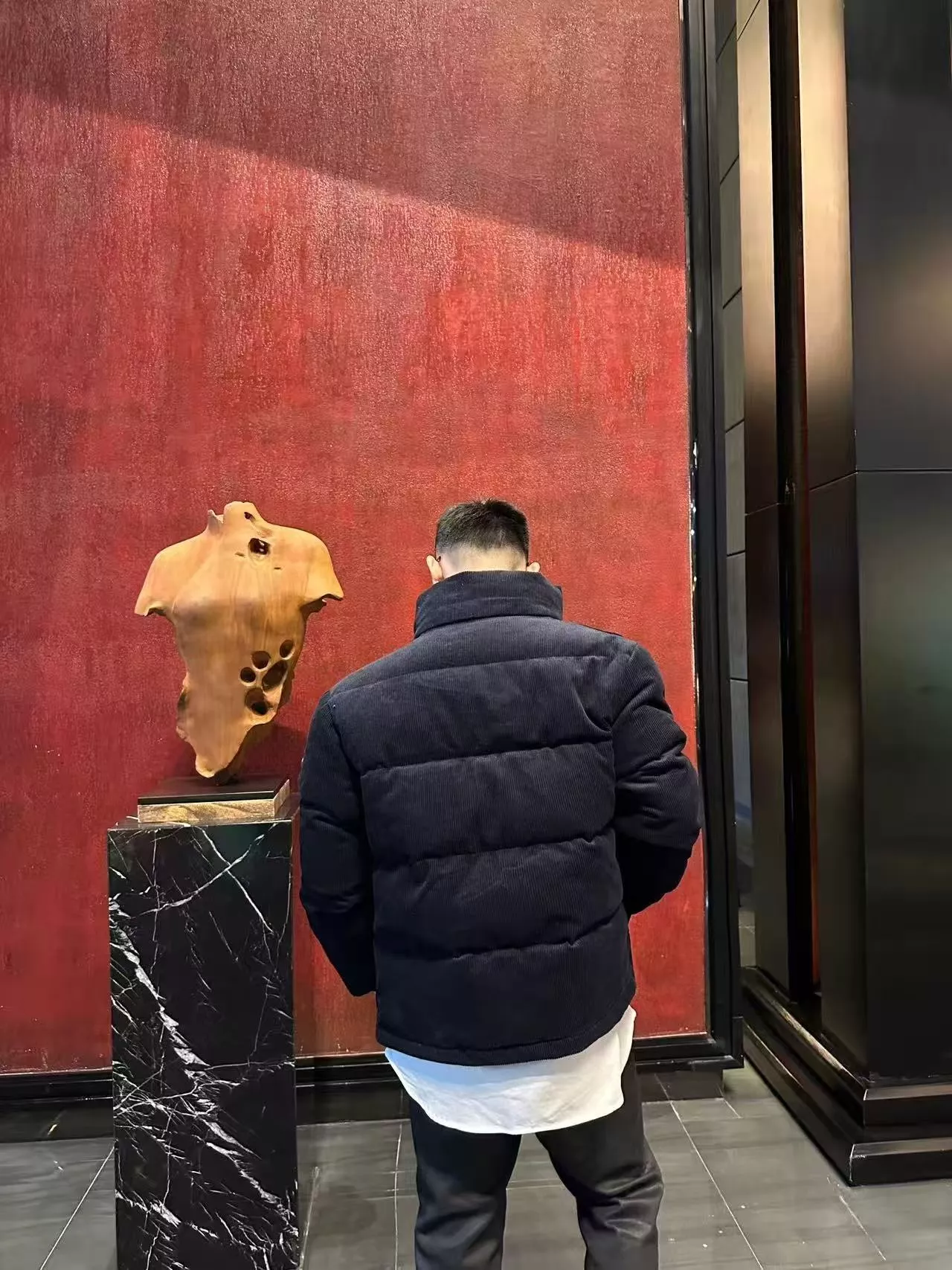 버버리 코듀로이 다운 패딩 재킷 상세 이미지 15
