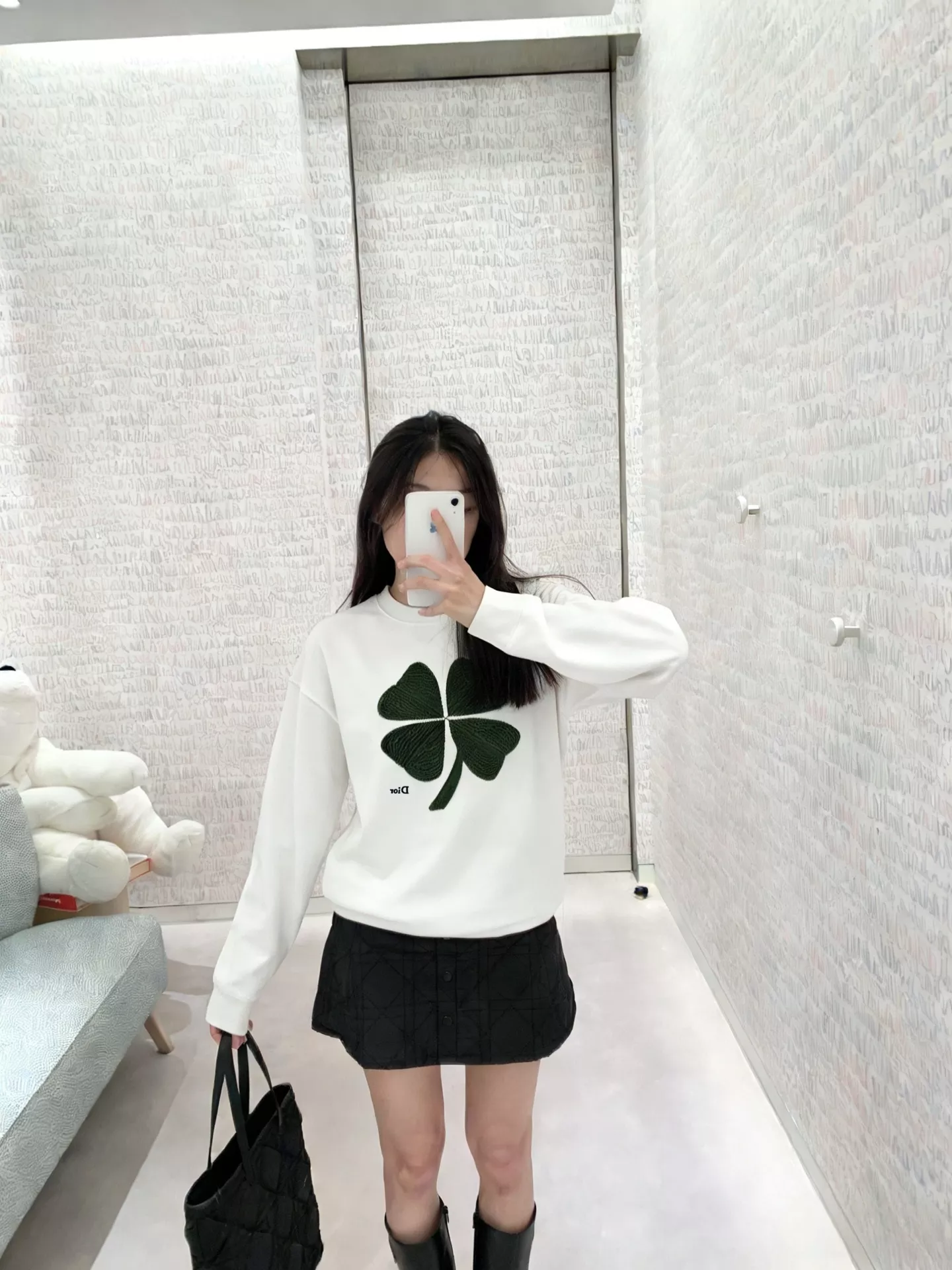 디올 클로버 자수 코튼 기모 맨투맨 상세 이미지 17