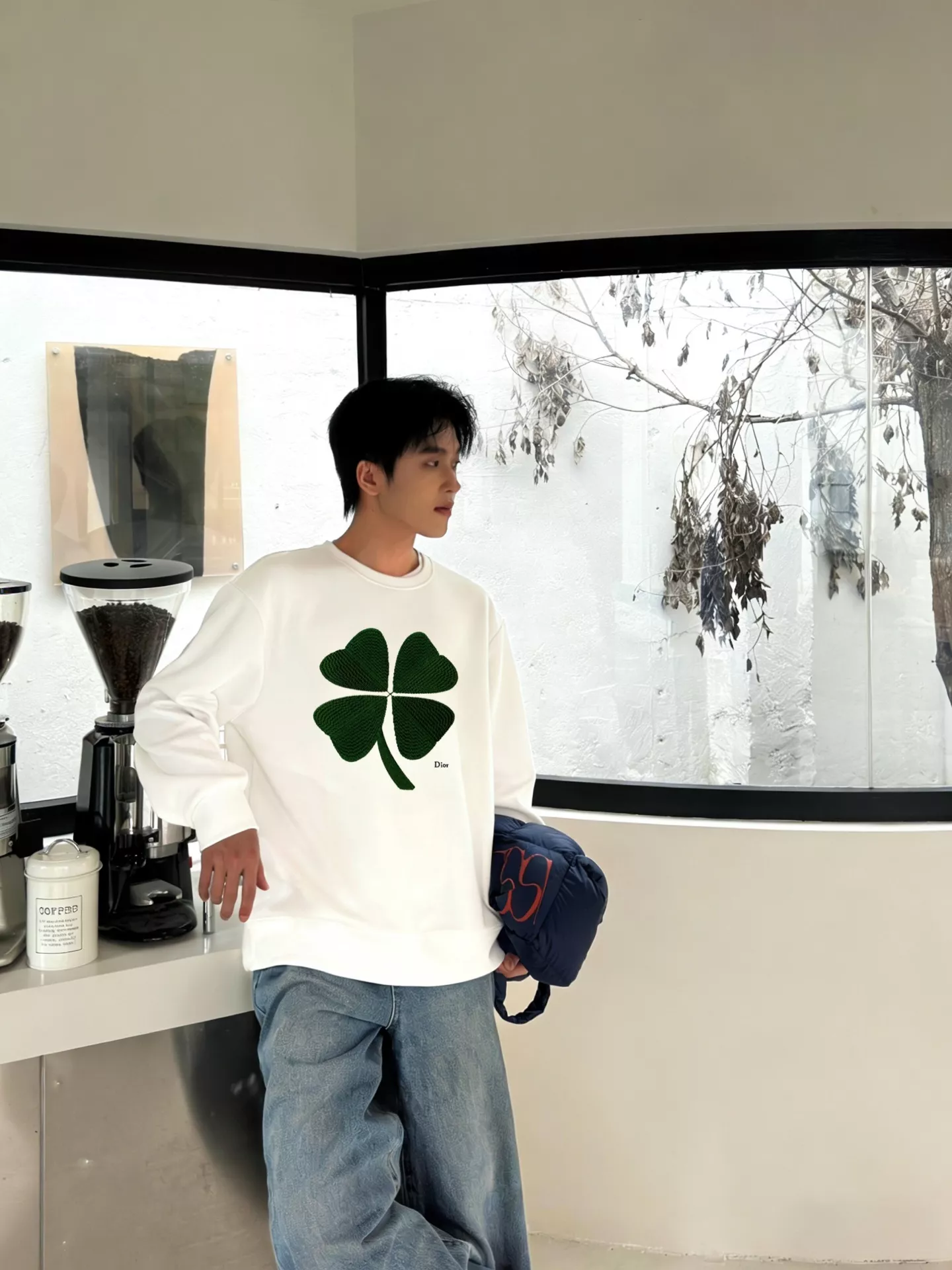 디올 클로버 자수 코튼 기모 맨투맨 상세 이미지 12