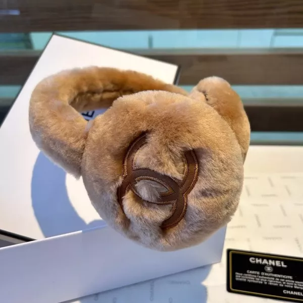 샤넬 CC로고 퍼 귀마개