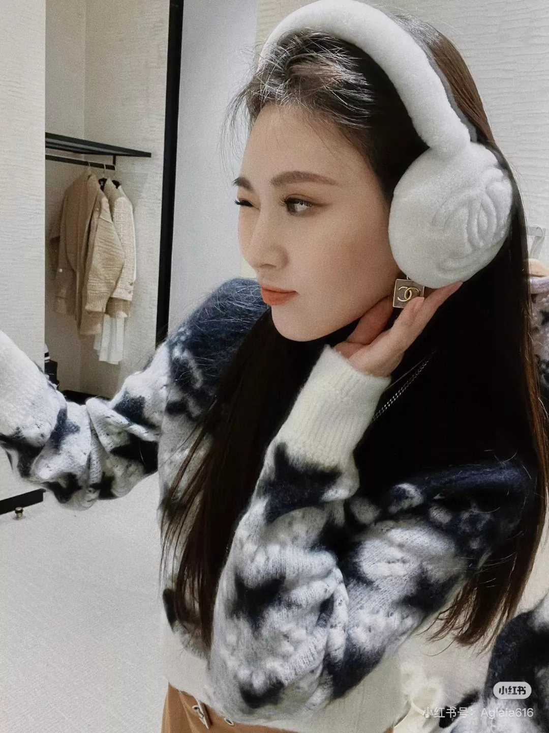 샤넬 로고 자수 퍼 귀마개 상세 이미지 24