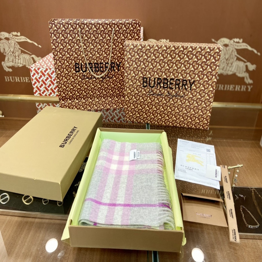 버버리 클래식 체크 캐시미어 스카프
