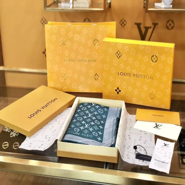 루이비통 샤인 모노그램 실크 블렌드 숄