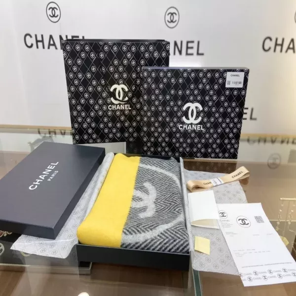 샤넬 배색 로고 캐시미어 스톨