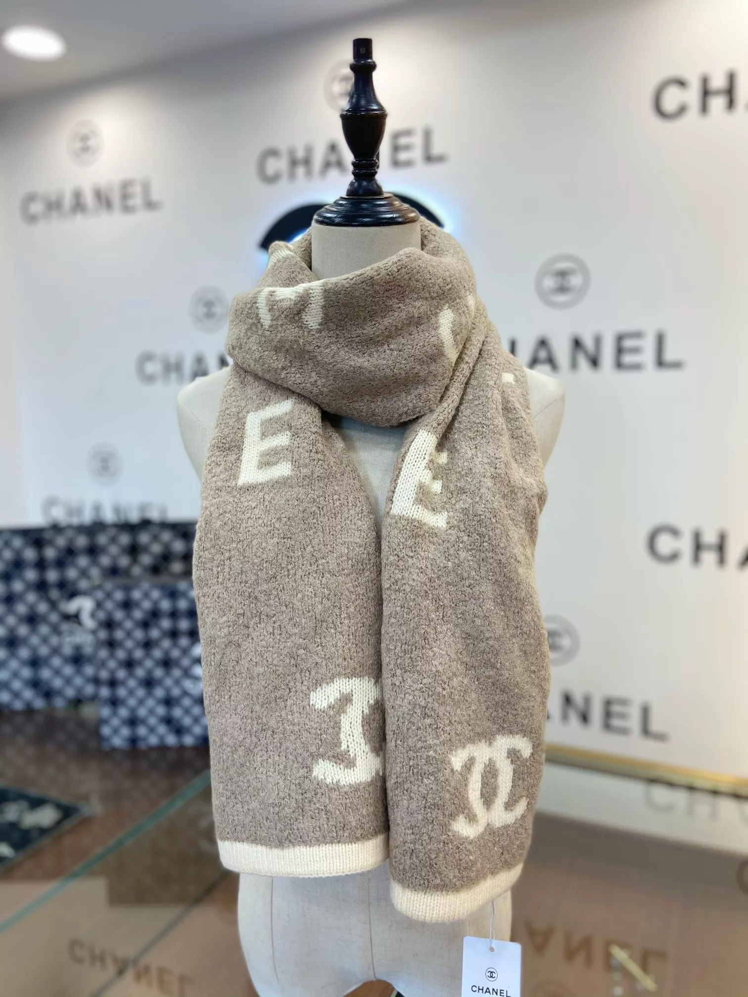 샤넬 CC 로고 니트 머플러 상세 이미지 10