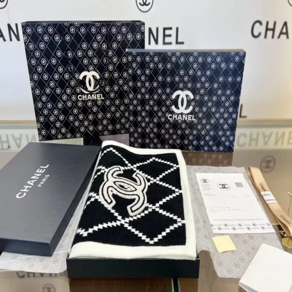 샤넬 클래식 다이아 패턴 니트 스카프