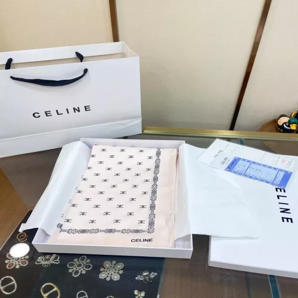 셀린느 실크 로고 패턴 스카프