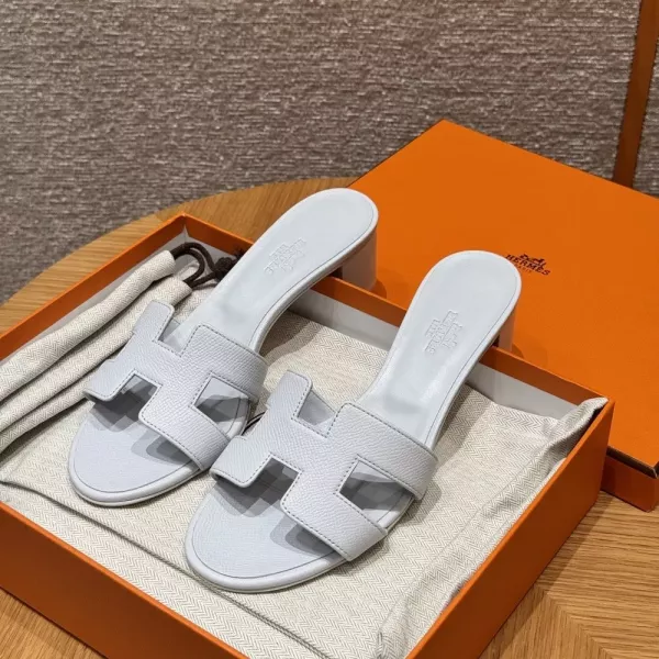 에르메스 오아시스 H 컷아웃 힐 슬라이드 샌들