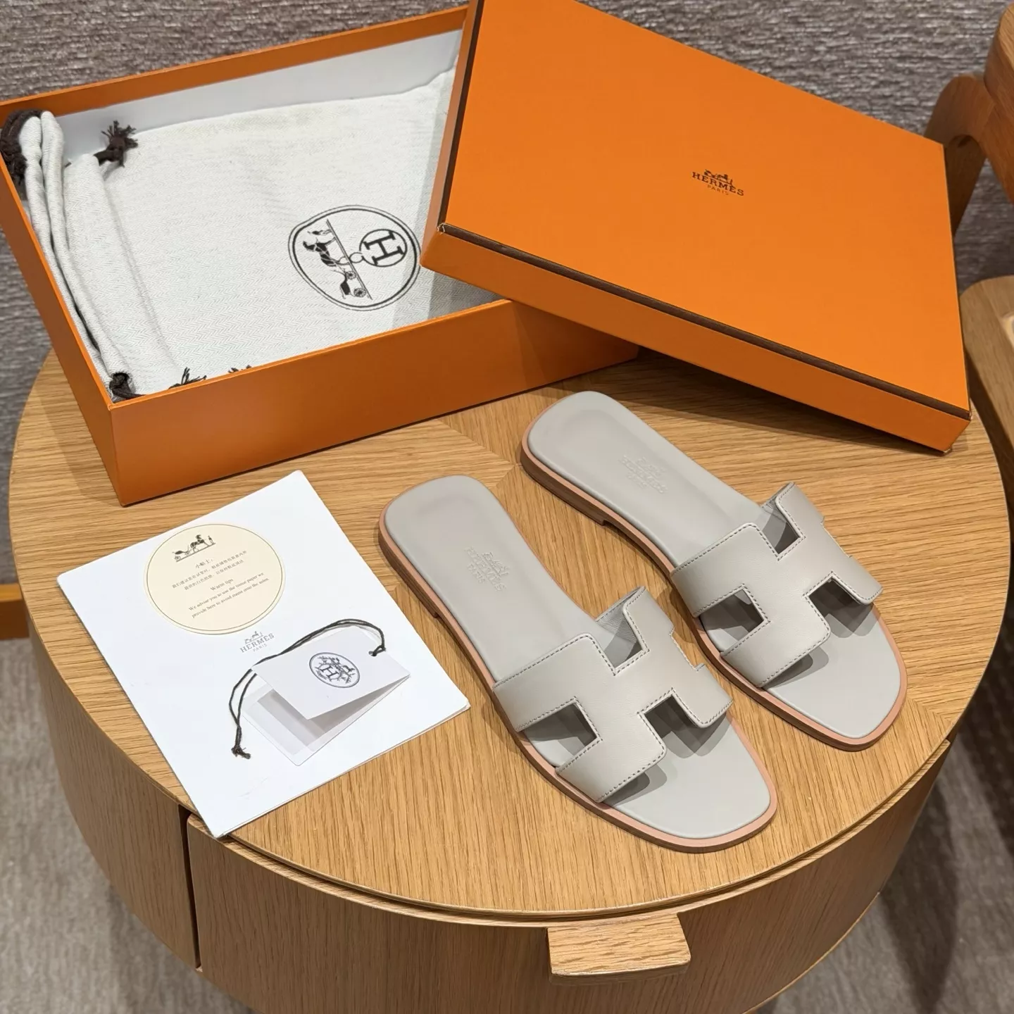 에르메스 오란 H 컷아웃 슬리퍼 상세 이미지 23