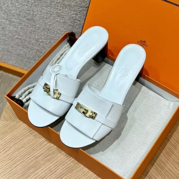에르메스 골드 버클 디테일 레더 슬리퍼
