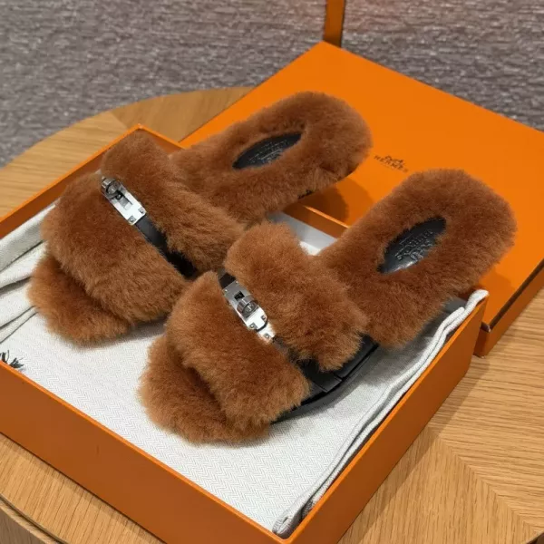 에르메스 지우리아 퍼 슬리퍼