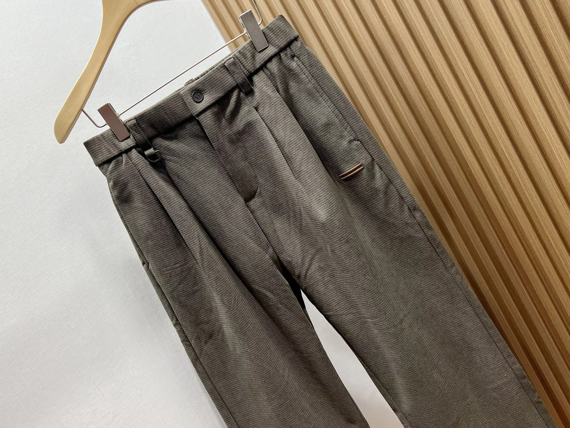 제냐 레터 자수 루즈핏 캐주얼 팬츠 상세 이미지 8