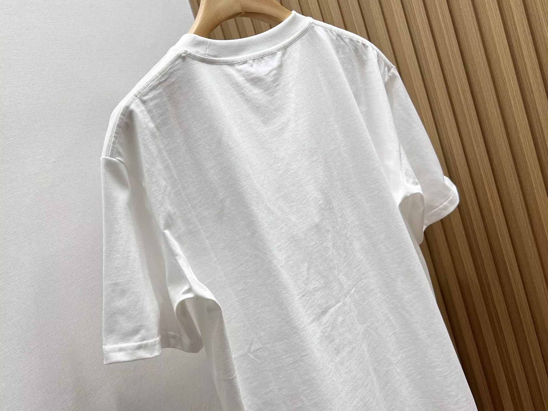 구찌 자수 로고 반팔 티셔츠 상세 이미지 4