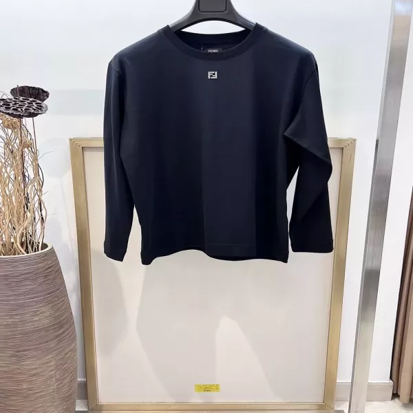 펜디 FF 메탈 로고 패치 코튼 롱슬리브