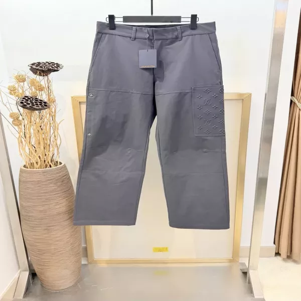 루이비통 모노그램 엠보 포켓 카고 팬츠