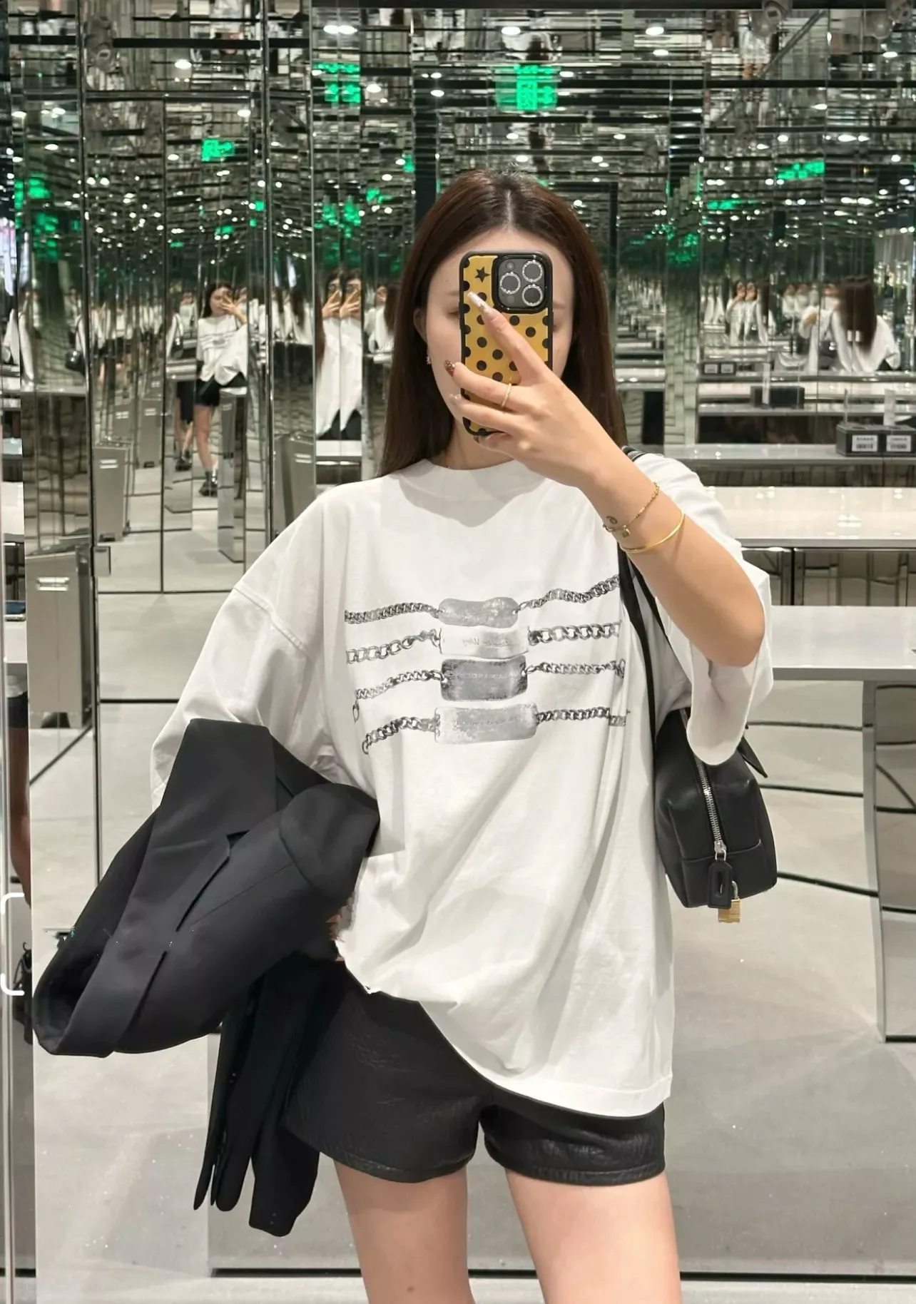 알렉산더왕 고딕 체인 그래픽 프린트 반소매 티셔츠 상세 이미지 18