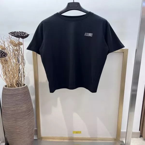 메종마르지엘라 MM6 레터링 프린트 코튼 티셔츠