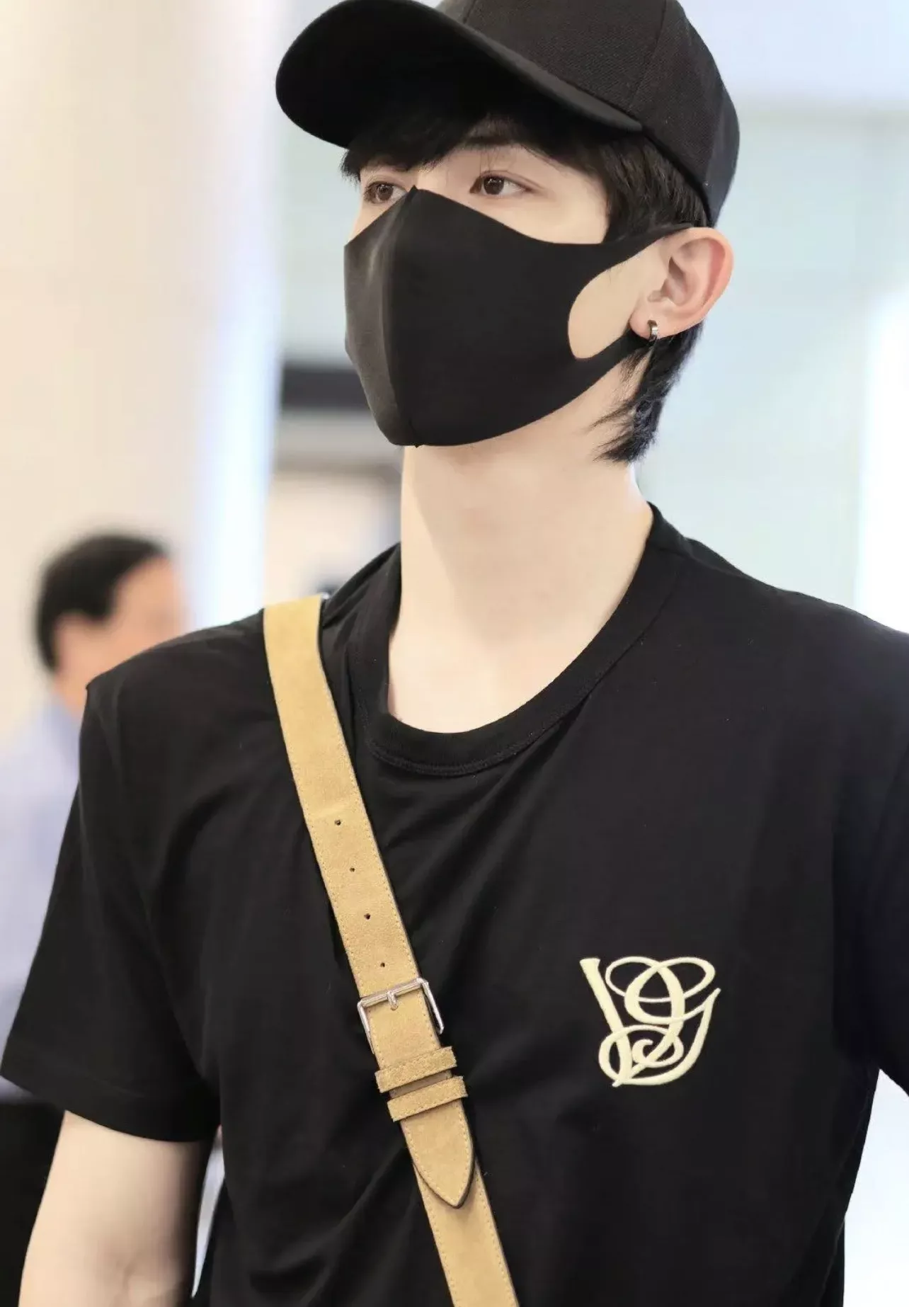 발렌티노 VG 로고 입체 자수 코튼 티셔츠 상세 이미지 18
