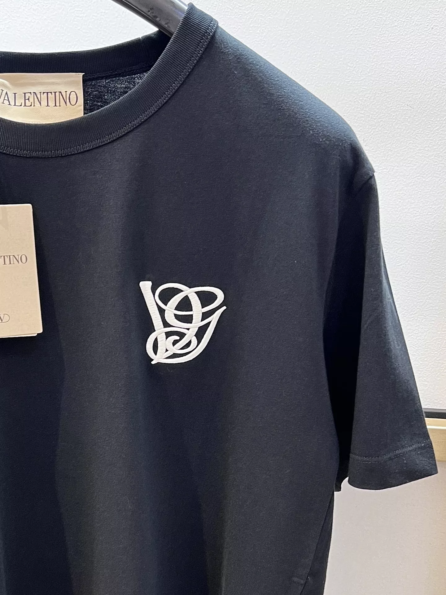 발렌티노 VG 로고 입체 자수 코튼 티셔츠 상세 이미지 5