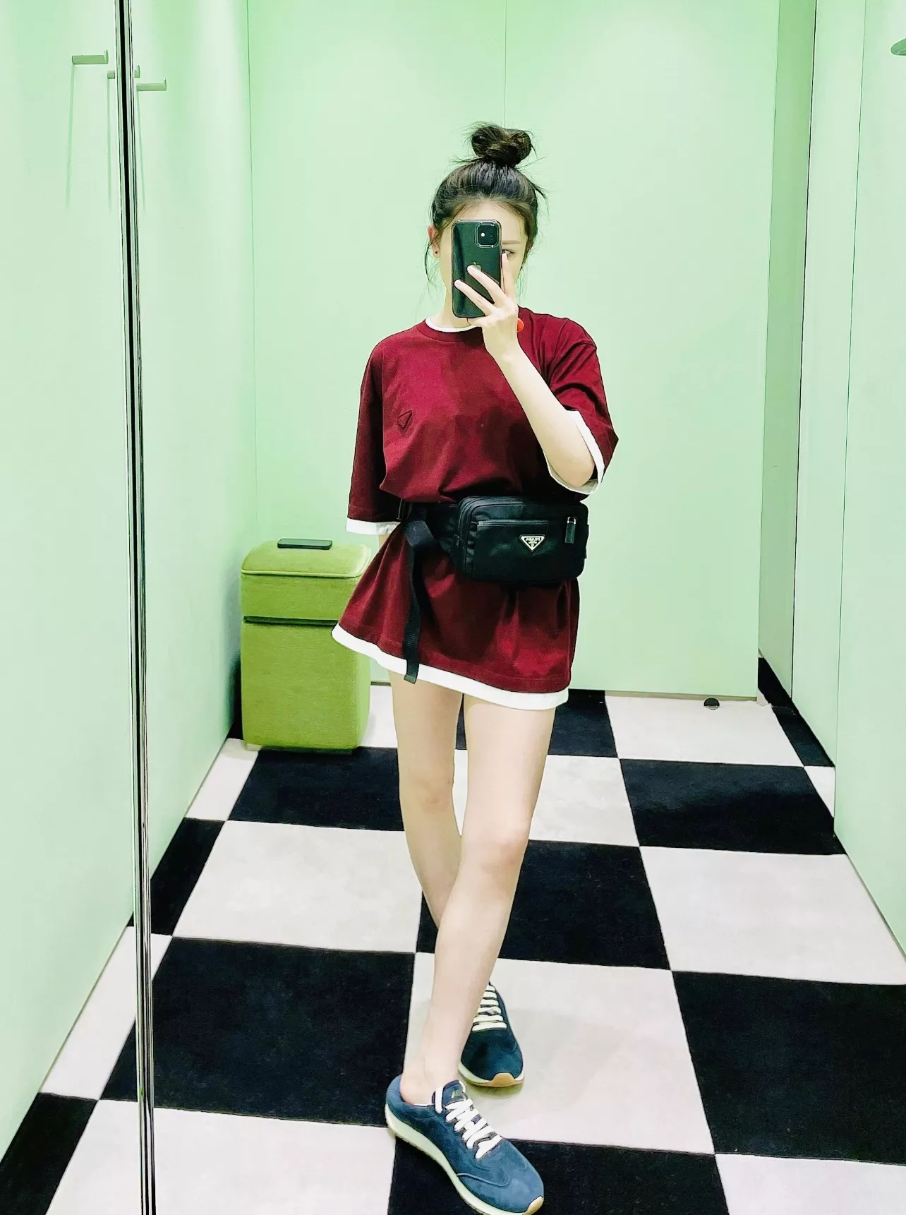 프라다 삼각 로고 패치 레이어드 반소매 티셔츠 상세 이미지 29