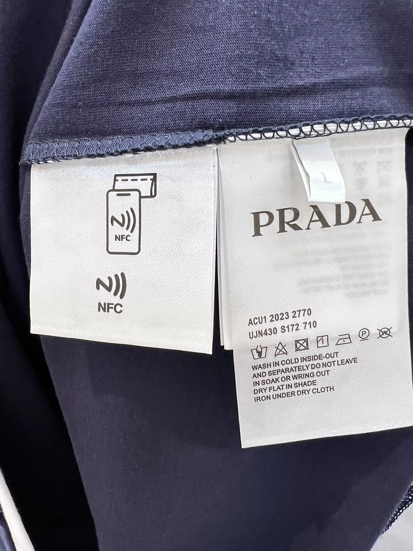프라다 삼각 로고 패치 레이어드 반소매 티셔츠 상세 이미지 14