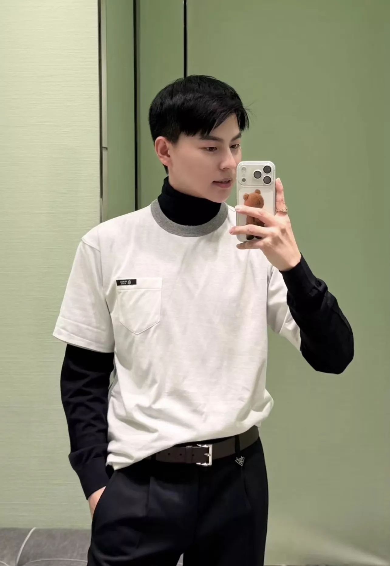 프라다 배색 양면 코튼 반소매 티셔츠 상세 이미지 20