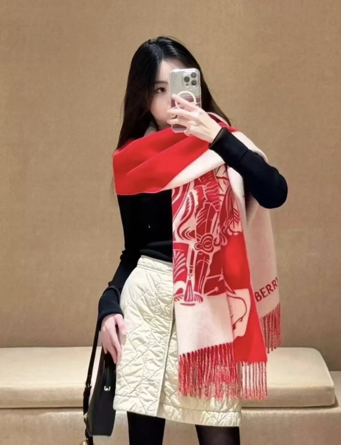 버버리 기사 엠블럼 캐시미어 숄 상세 이미지 16