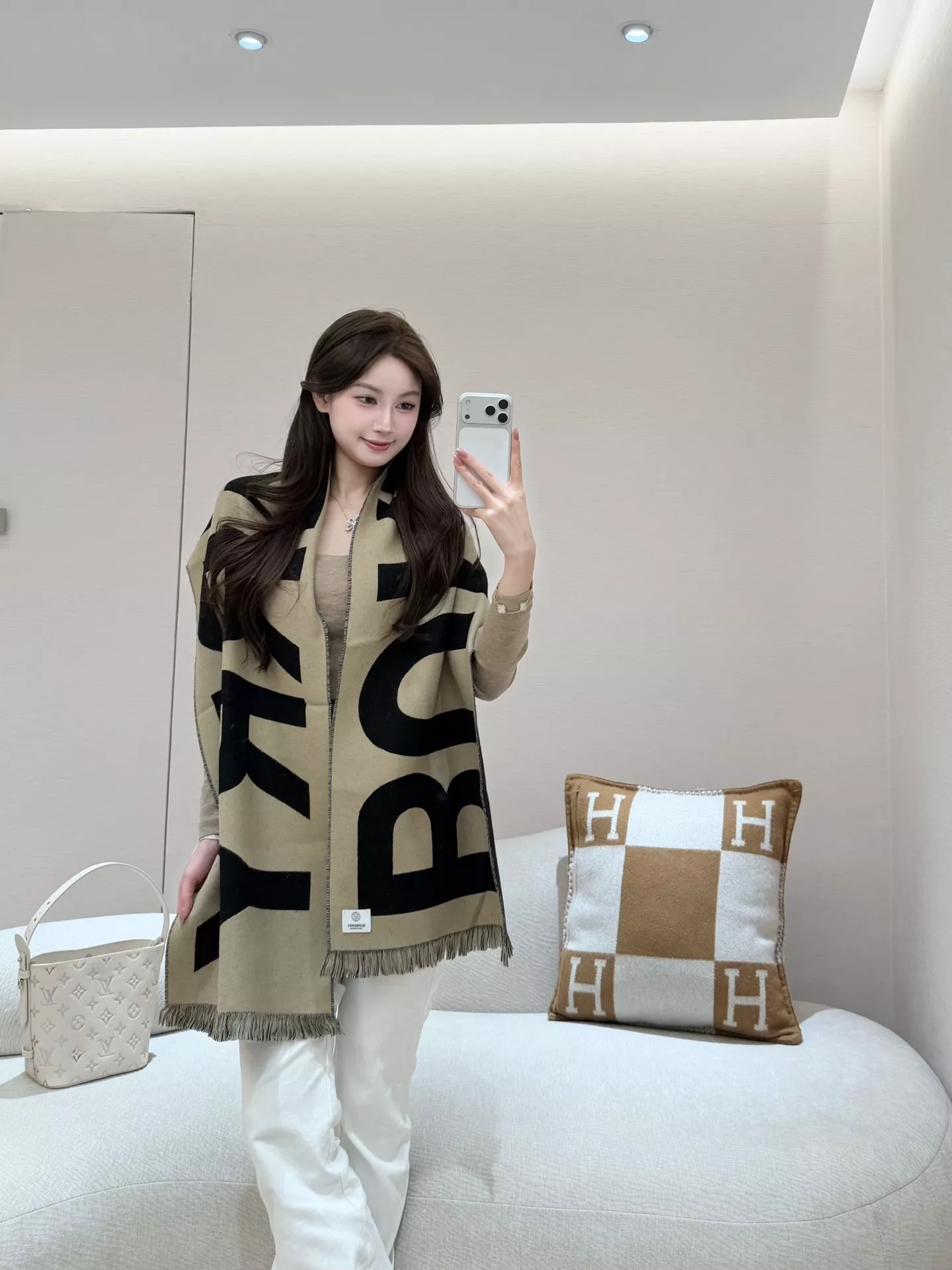 버버리 로고 자카드 울 머플러 상세 이미지 12