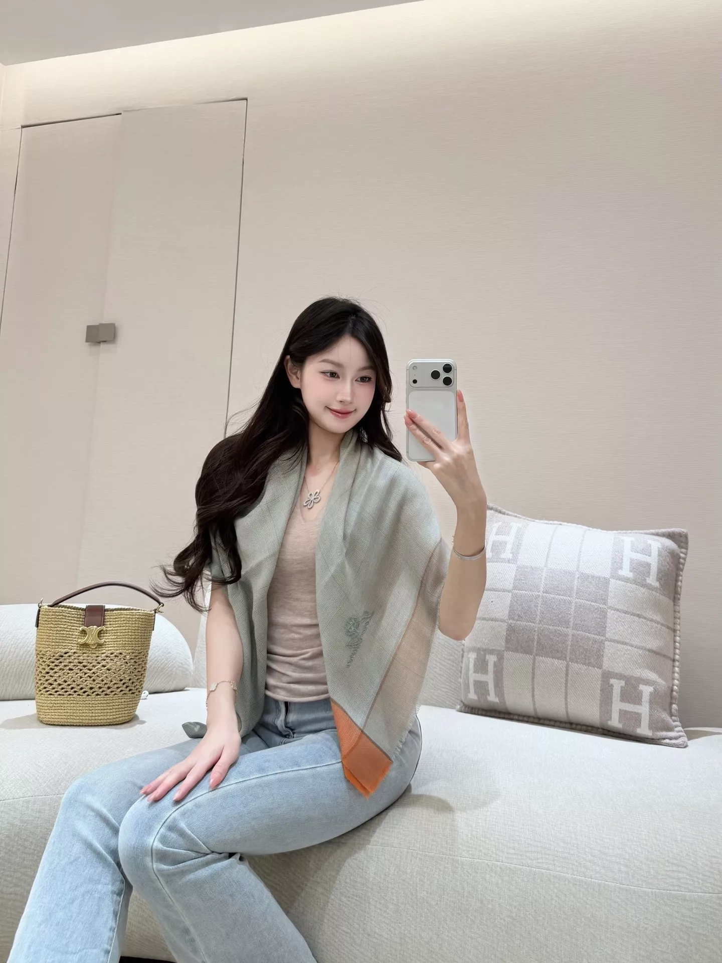 로로피아나 소프트 캐시미어 숄 상세 이미지 11